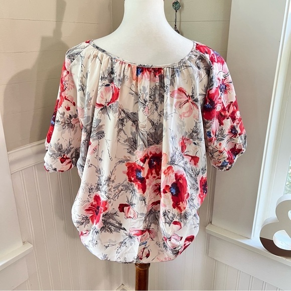 Cabi Blouse 100% Silk #399 Gray Red Poppy Floral Flower Fairy Top Oversized - Picture 3 of 12